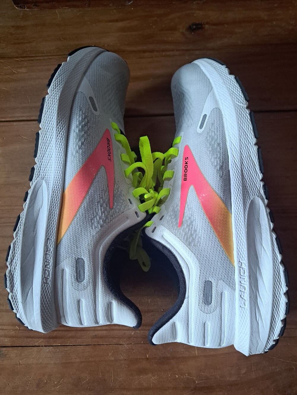 Brooks Launch GTS 9 Women's Running Shoes Size 7 White Pink Yellow 1203741B148 - Picture 7 of 11